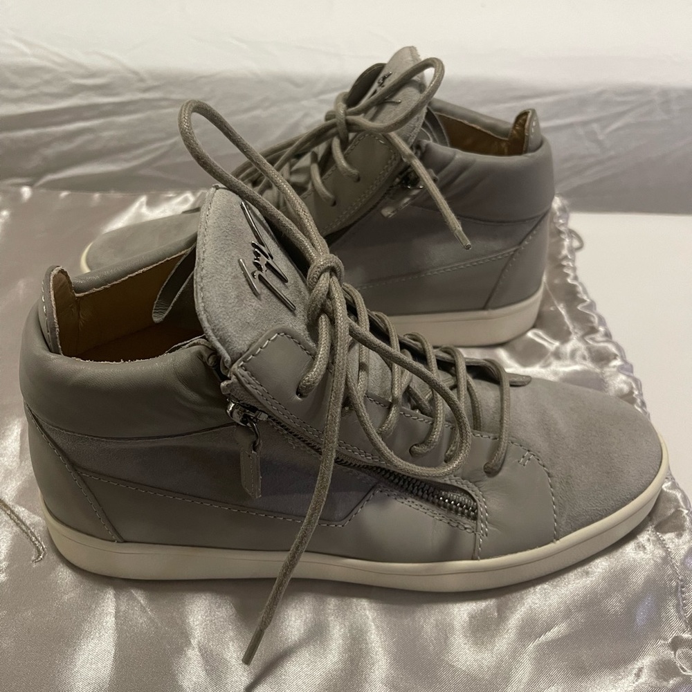 Giuseppe Zanotti grey suede